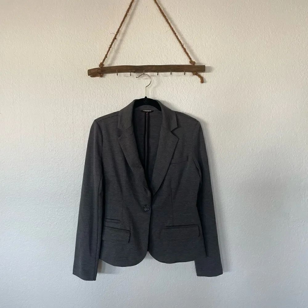 Gray blazer